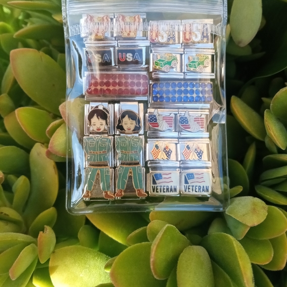 Bundle of Italian charms links - Picture 3 of 3